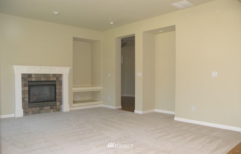 2116 Monterey Court Northeast Renton, WA 98056 - Photo 10 of 19 Gallery Image 10