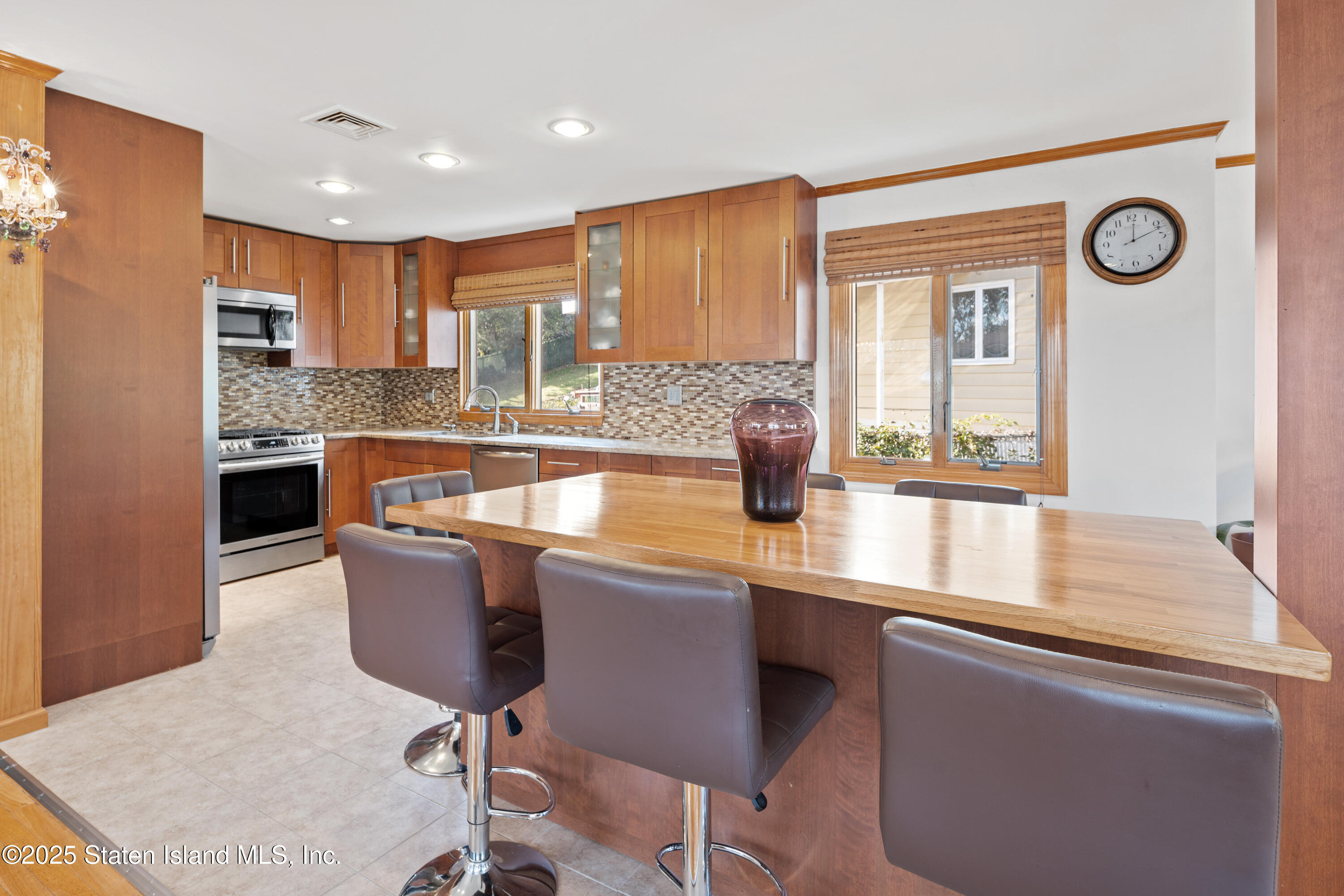 44 Douglas Road Staten Island, NY 10304 - Photo 17 of 67 018.jpg