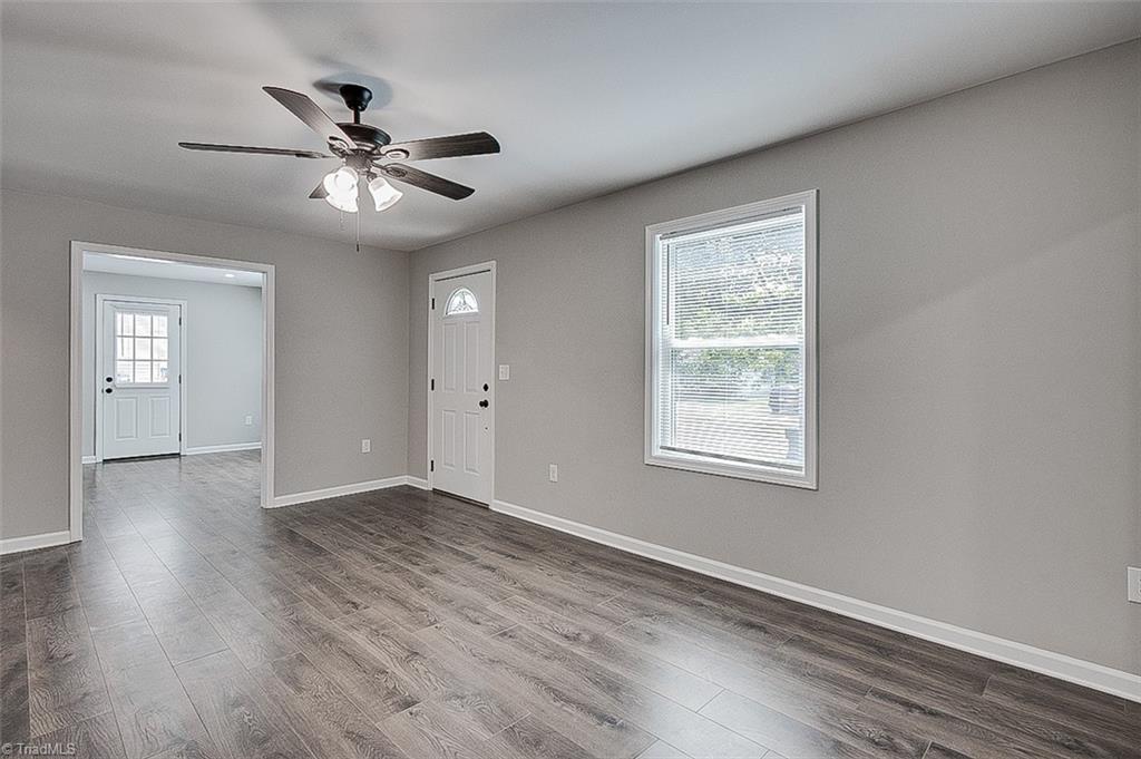 1510 Valley Ridge Drive High Point, NC 27260 - Photo 3 of 15 Living room with view into the kitchen.