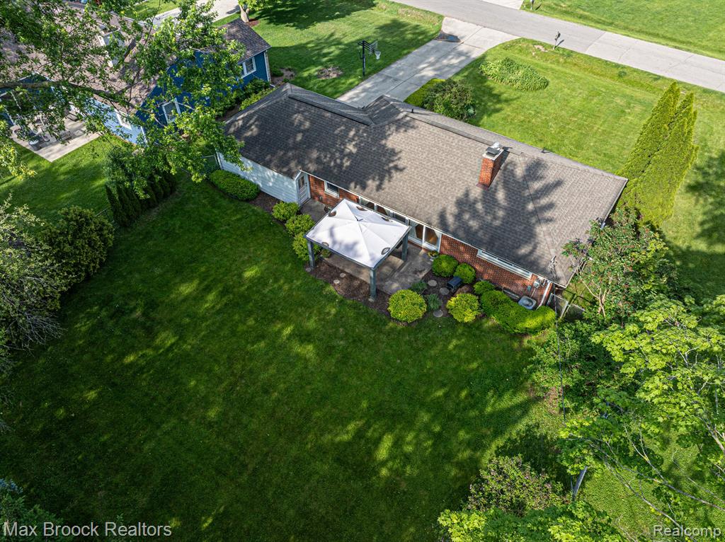 2276 Lancaster Road Bloomfield Hills, MI 48302 - Photo 19 of 21 Gallery Image 19