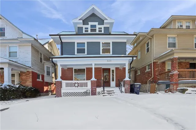 $475,000 | 829 West 39th Terrace, Kansas City, MO 64111