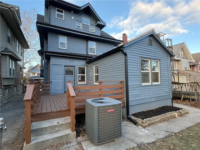 $475,000 | 829 West 39th Terrace, Kansas City, MO 64111