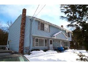85 Rockingham Road Derry, NH 03038 - Photo 2 of 9