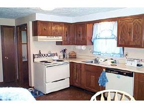 85 Rockingham Road Derry, NH 03038 - Photo 3 of 9