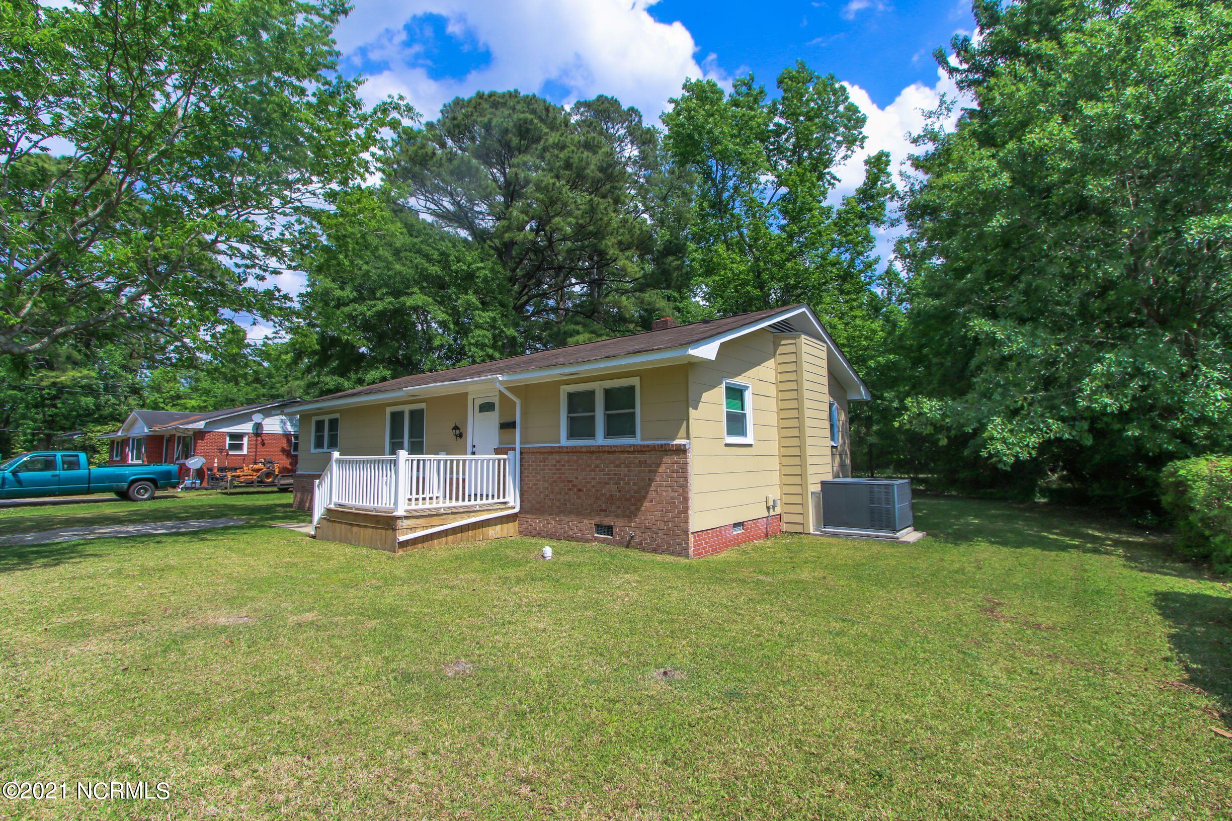 109 Arnold Road Jacksonville, NC 28546 - Photo 2 of 23 LJ7A1060_small