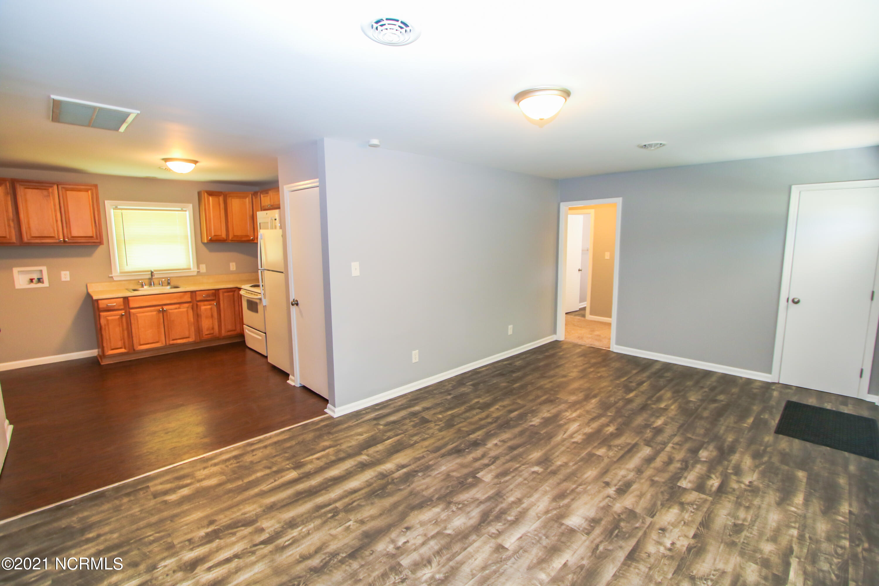 109 Arnold Road Jacksonville, NC 28546 - Photo 7 of 23 LJ7A1064