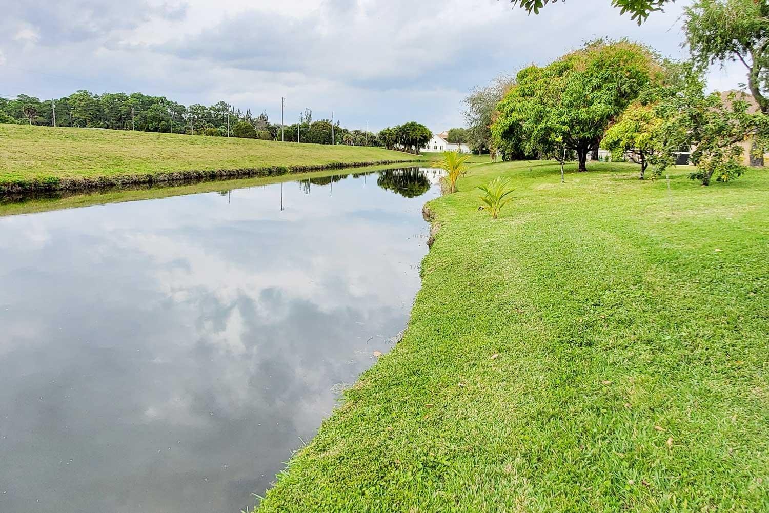 127 Nottingham Road Royal Palm Beach, FL 33411 - Photo 18 of 26 Crestwood Water Views