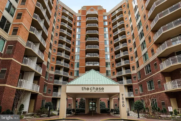 $1,950 | 7500 Woodmont Avenue, Unit S403, Bethesda, MD 20814