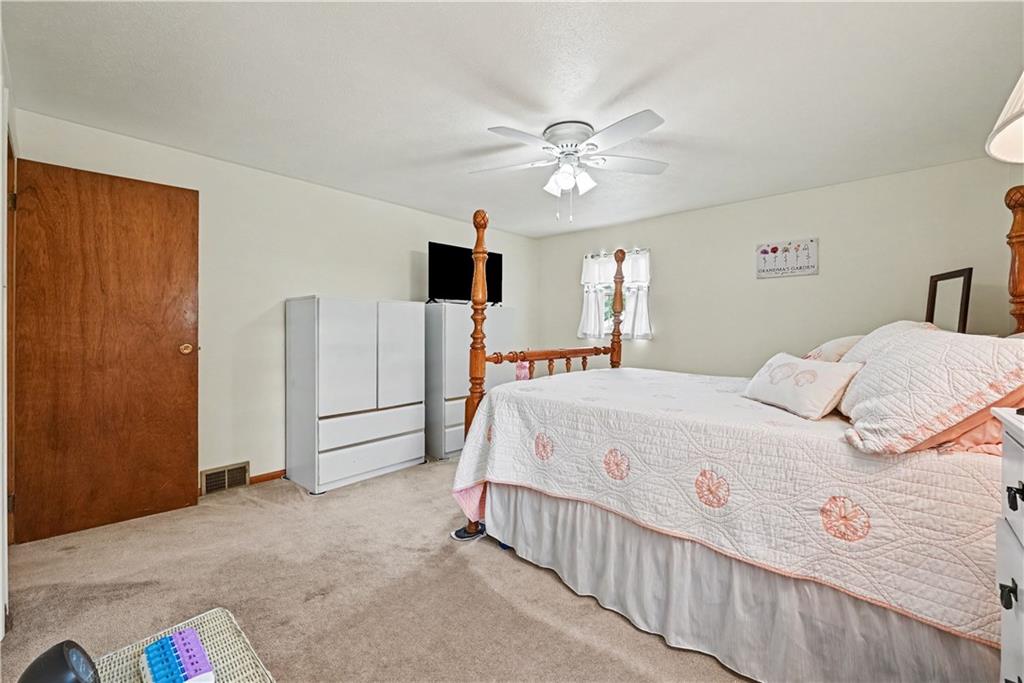139 North Jamestown Road Coraopolis, PA 15108 - Photo 23 of 35 Gallery Image 23