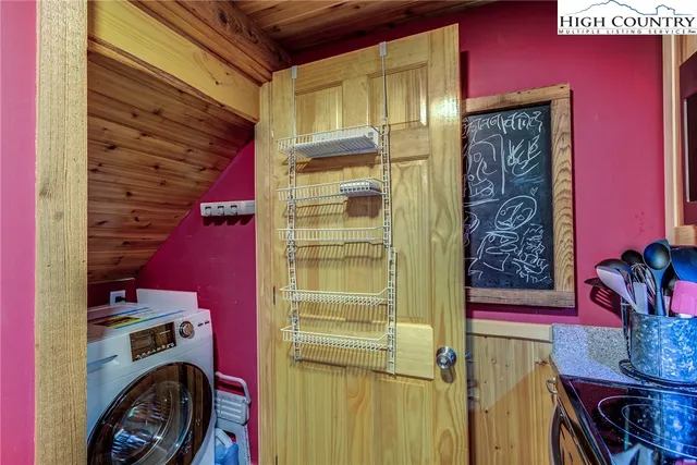 a view of a storage & utility room