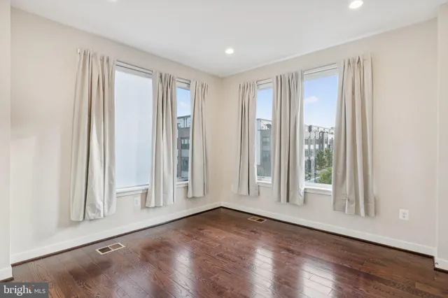 $979,000 | 8091 Red Hook Street, Rockville, MD 20855