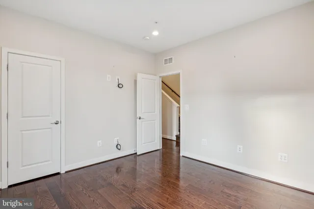 $979,000 | 8091 Red Hook Street, Rockville, MD 20855