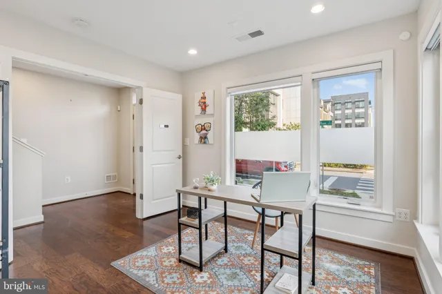 $979,000 | 8091 Red Hook Street, Rockville, MD 20855