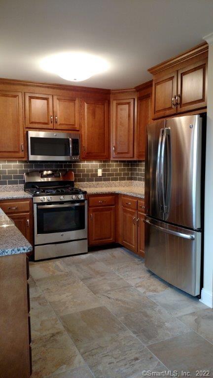 1 Hamilton Street, Unit 3 New London, CT 06320 - Photo 11 of 35