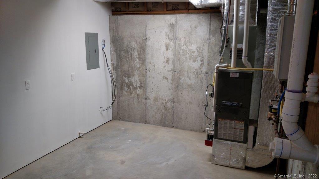 1 Hamilton Street, Unit 3 New London, CT 06320 - Photo 34 of 35