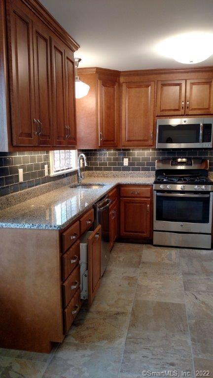1 Hamilton Street, Unit 3 New London, CT 06320 - Photo 9 of 35