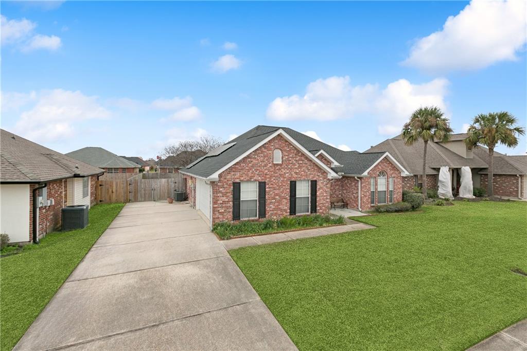 19 Lagi Street Laplace, LA 70068 - Photo 3 of 17