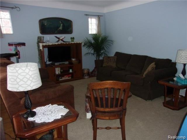 16911 Stephens Road Eastpointe, MI 48021 - Photo 3 of 24 16911 STEPHENS livingroom 1.jpg