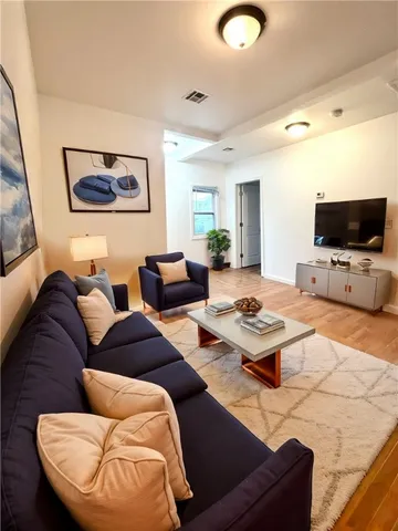 $1,900 | 58 Knight Street, Unit 2, Providence, RI 02909