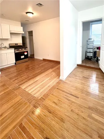 $1,900 | 58 Knight Street, Unit 2, Providence, RI 02909