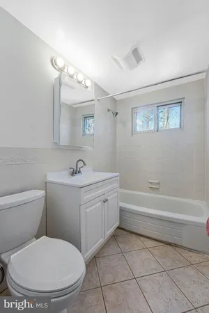 $889,000 | 8806 Cromwell Drive, Springfield, VA 22151