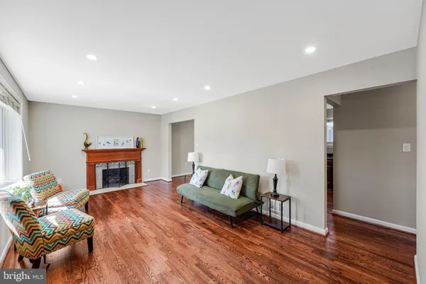 $889,000 | 8806 Cromwell Drive, Springfield, VA 22151