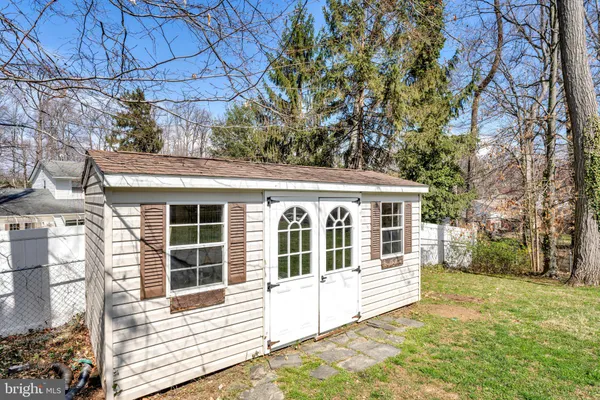 $889,000 | 8806 Cromwell Drive, Springfield, VA 22151