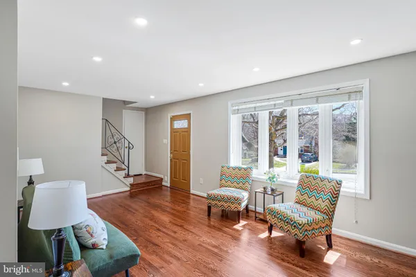 $889,000 | 8806 Cromwell Drive, Springfield, VA 22151