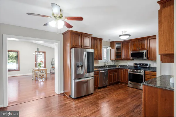 $889,000 | 8806 Cromwell Drive, Springfield, VA 22151