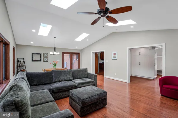 $889,000 | 8806 Cromwell Drive, Springfield, VA 22151