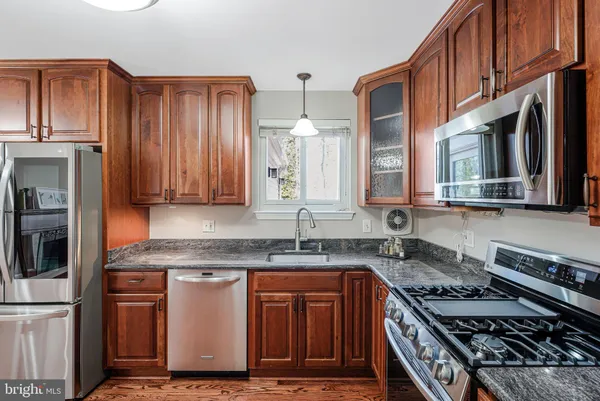 $889,000 | 8806 Cromwell Drive, Springfield, VA 22151