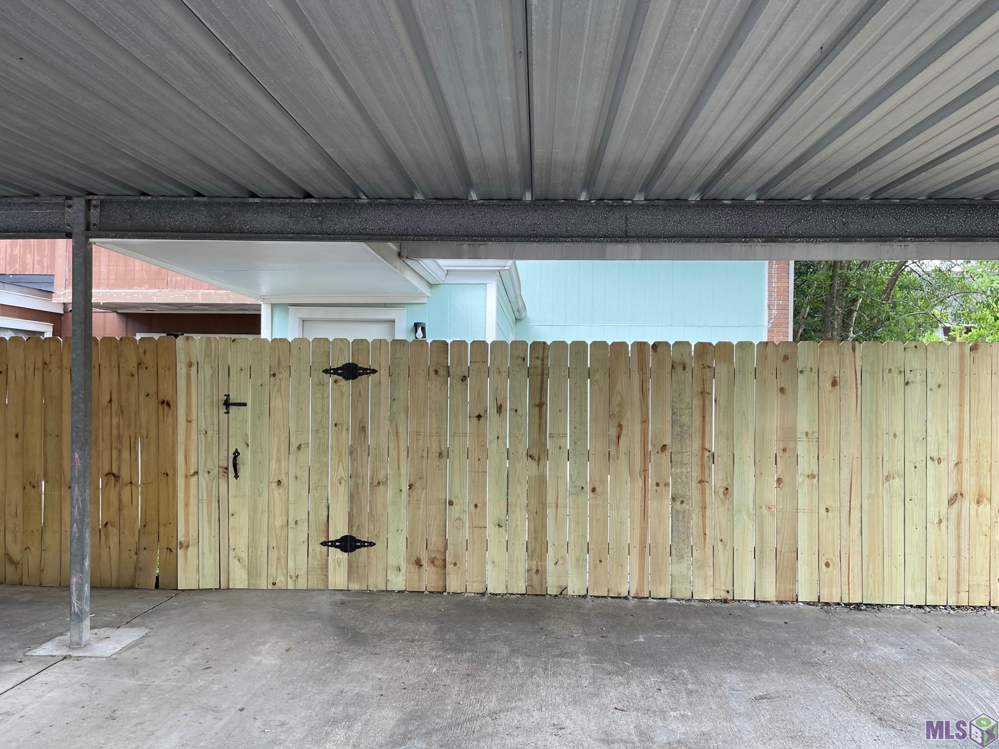 2122 Stonehenge Avenue Baton Rouge, LA 70820 - Photo 11 of 14 carport