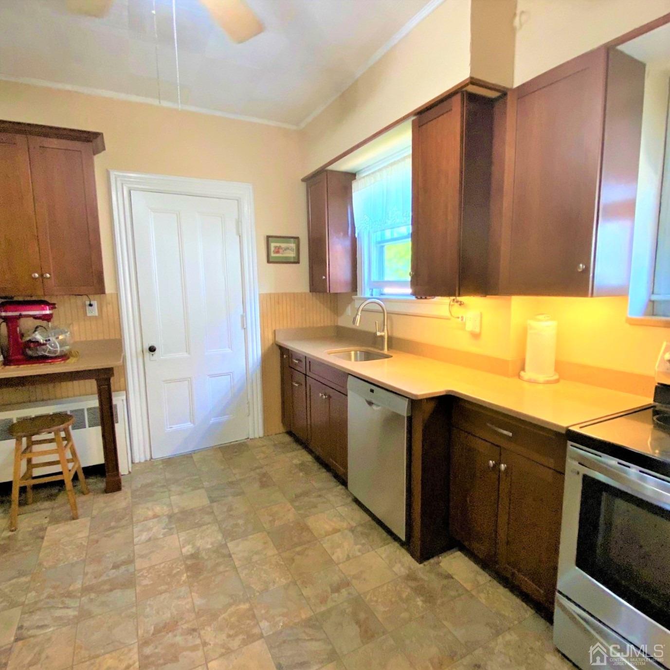 134 New Market Road Dunellen, NJ 08812 - Photo 15 of 25