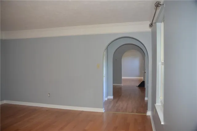 a view of entryway with bathroom