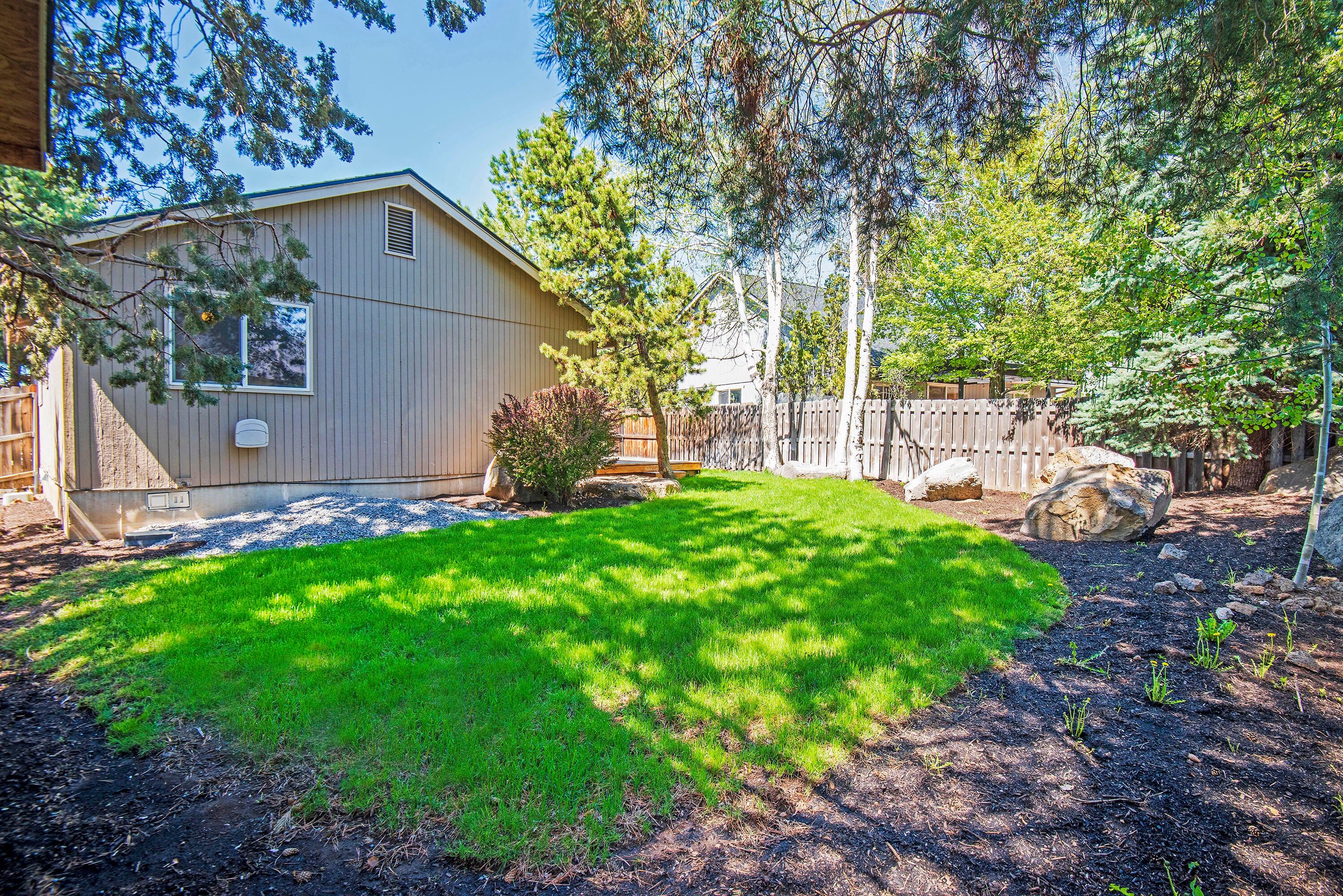 20751 Gallop Road Bend, OR 97701 - Photo 16 of 22 20751_Gallop_Rd_20-print-DSC_5950