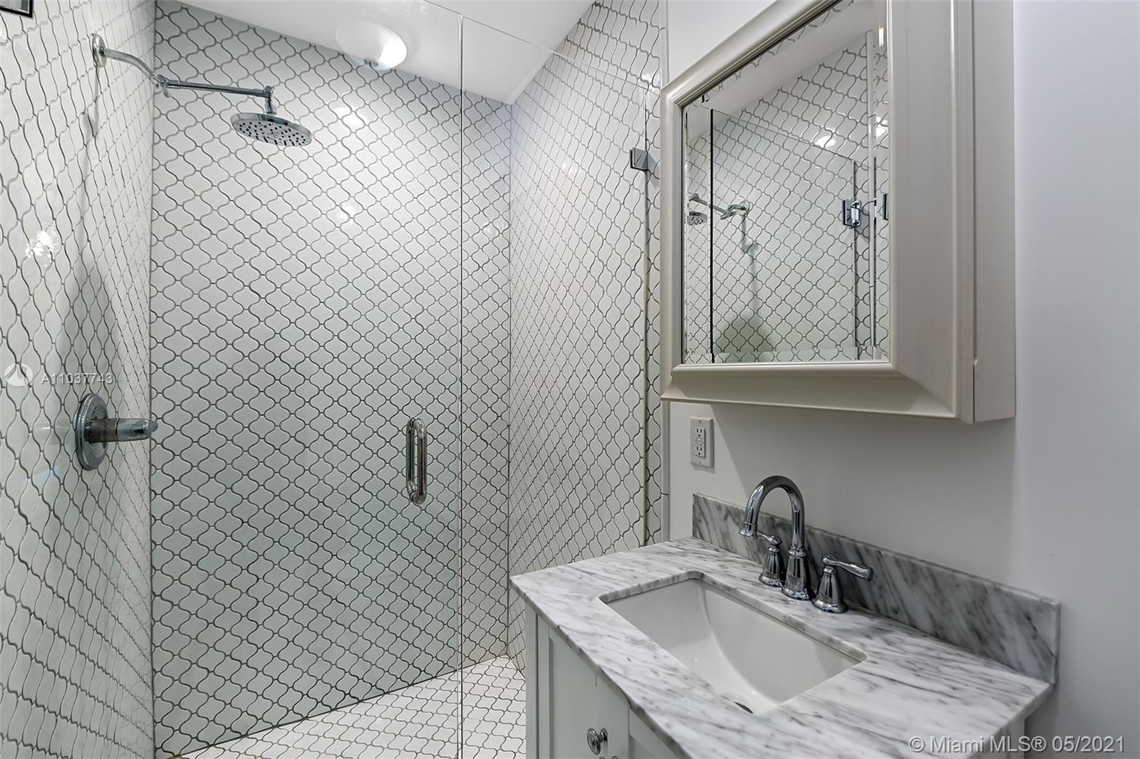 4715 North Bay Road Miami Beach, FL 33140 - Photo 19 of 48