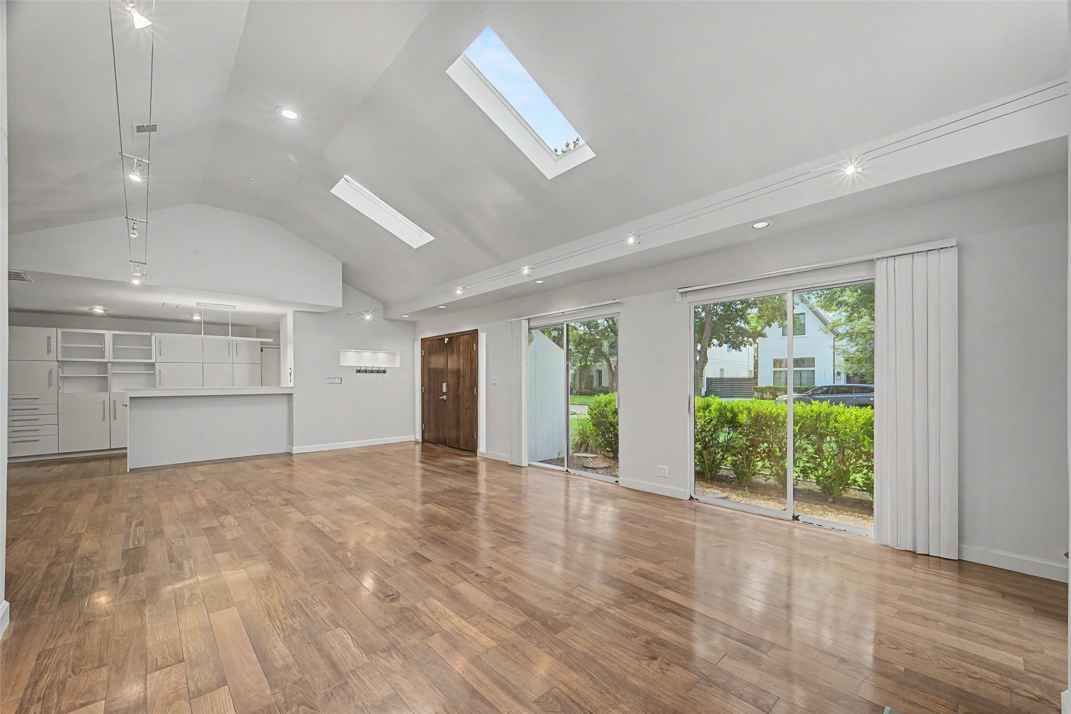 2723 Nottingham Street Houston, TX 77005 - Photo 4 of 47
