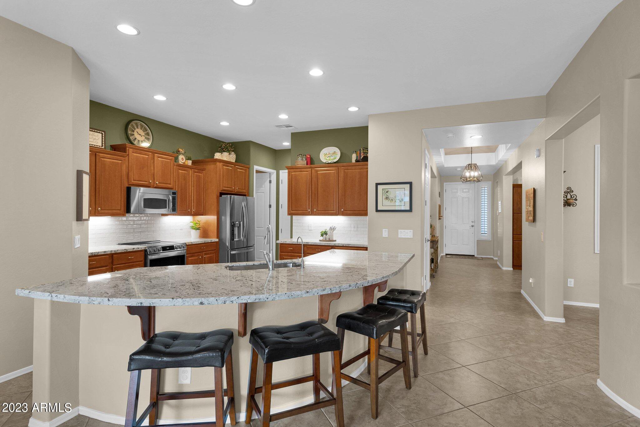 4713 East Rakestraw Lane Gilbert, AZ 85298 - Photo 3 of 36 23-web-or-mls-DSC06623