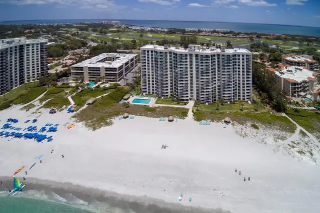 a view of a tall building