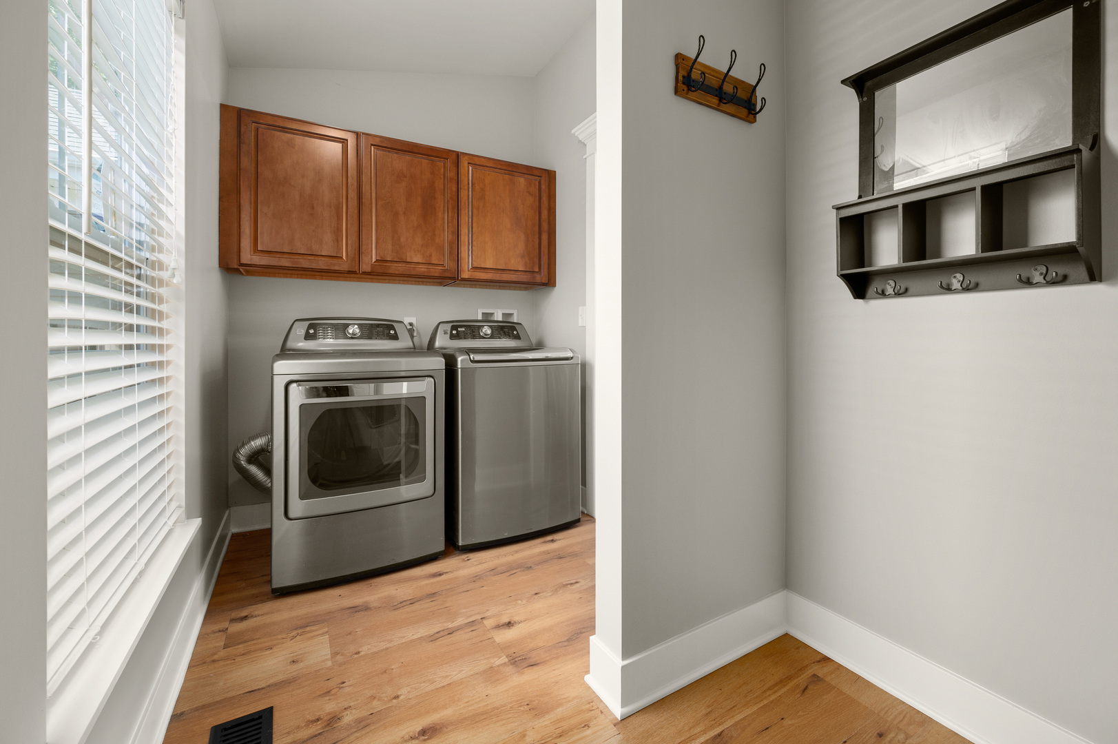 136 Reston Court Sycamore, IL 60178 - Photo 14 of 50 a kitchen with stainless steel appliances a stove and a microwave