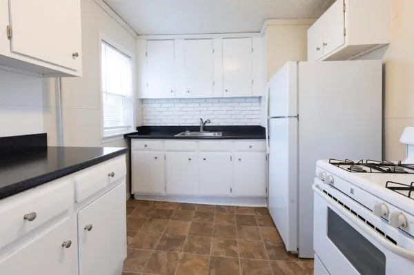 $2,400 | 470 Spruce Street, Manchester, NH 03103