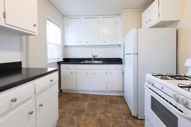 $2,400 | 470 Spruce Street, Manchester, NH 03103