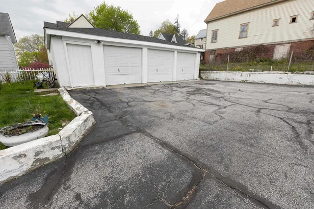 $2,400 | 470 Spruce Street, Manchester, NH 03103