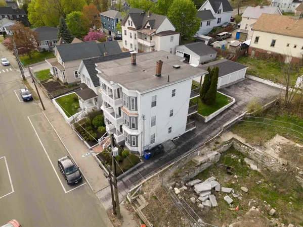 $2,400 | 470 Spruce Street, Manchester, NH 03103