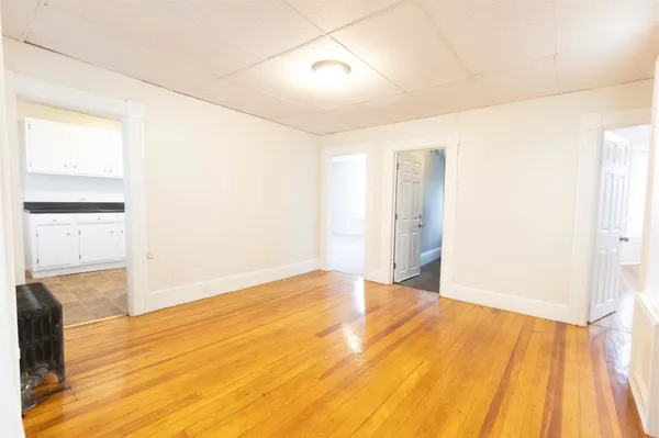 $2,400 | 470 Spruce Street, Manchester, NH 03103