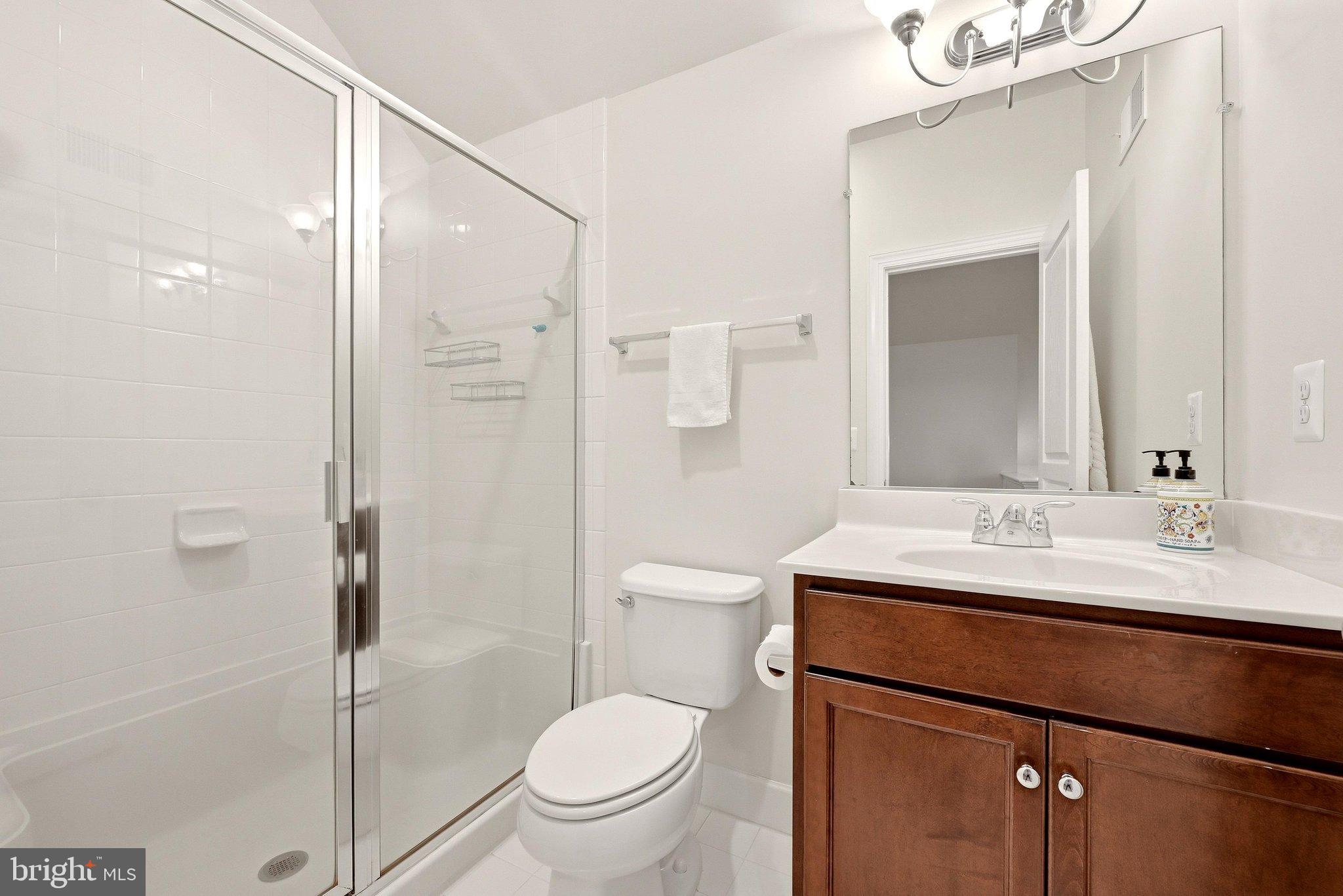 15547 Montresor Road Leesburg, VA 20176 - Photo 41 of 92 4th floor full bath