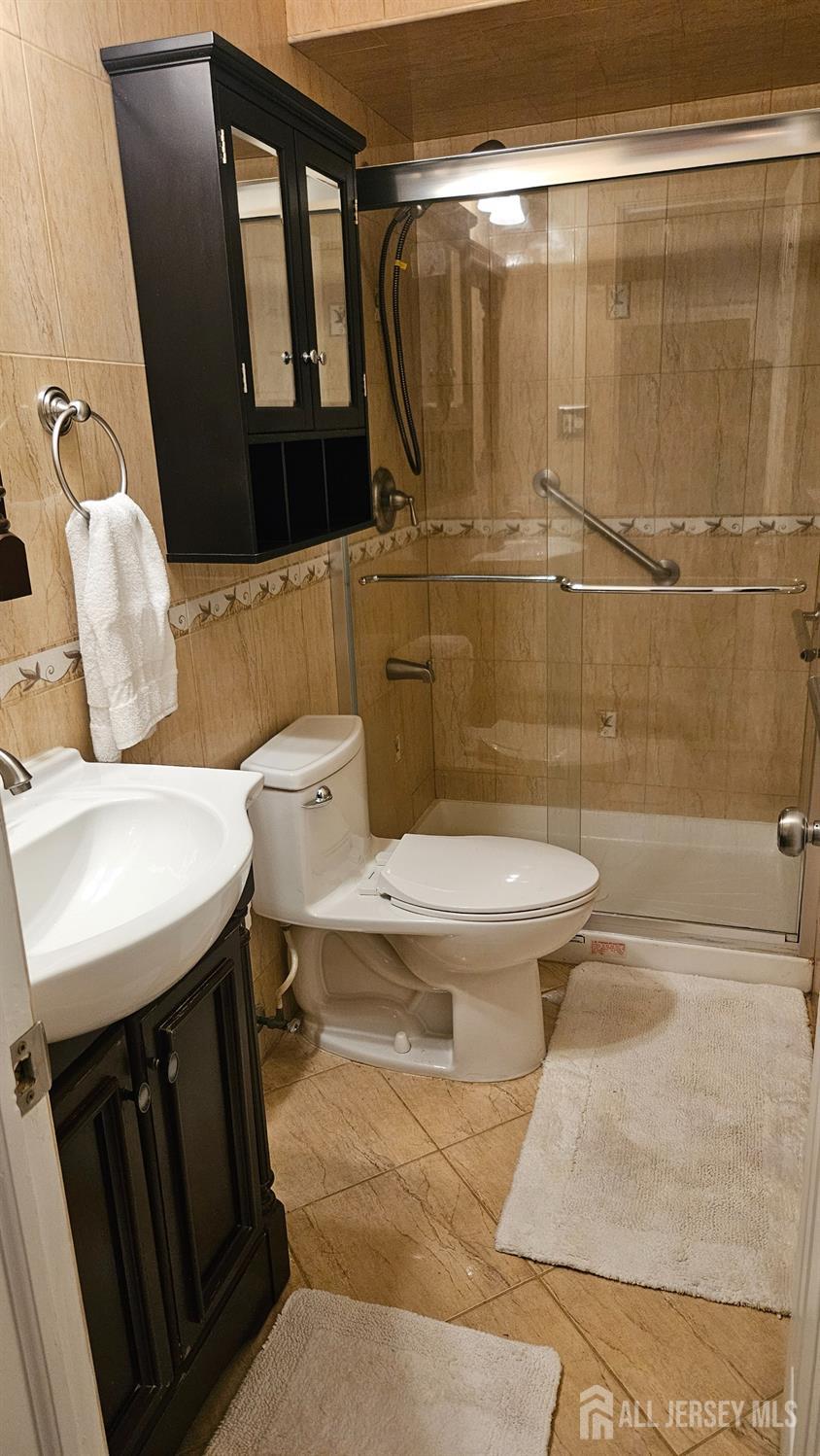 8 Churchill Road East Brunswick, NJ 08816 - Photo 19 of 28 Gallery Image 19