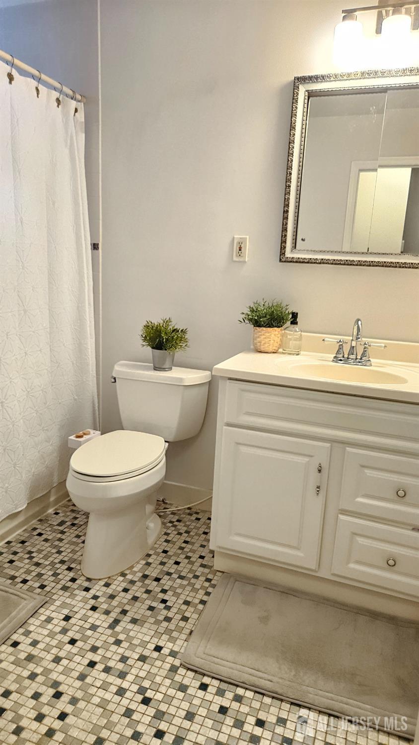 8 Churchill Road East Brunswick, NJ 08816 - Photo 26 of 28 Gallery Image 26