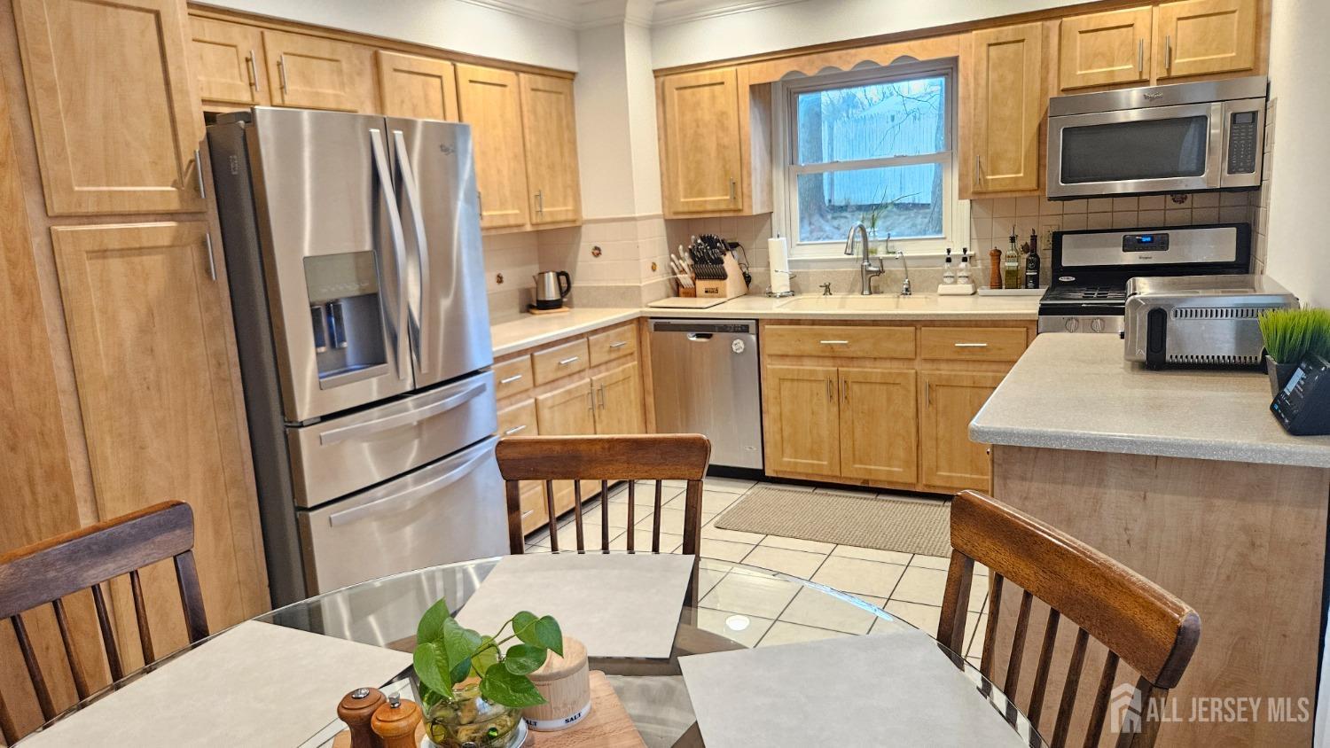 8 Churchill Road East Brunswick, NJ 08816 - Photo 8 of 28 Gallery Image 8