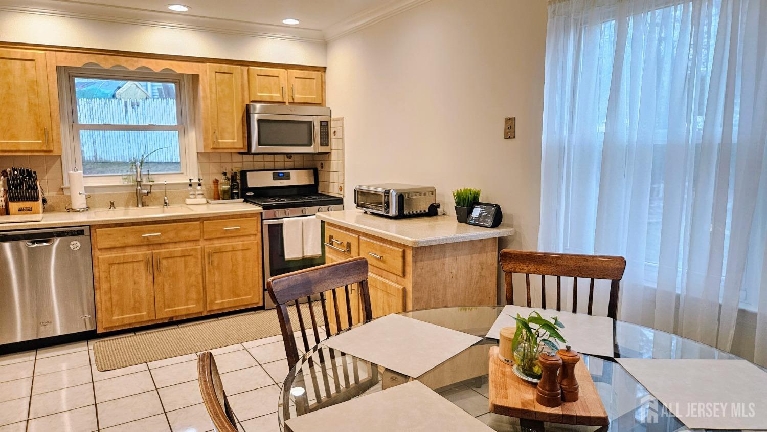 8 Churchill Road East Brunswick, NJ 08816 - Photo 9 of 28 Gallery Image 9